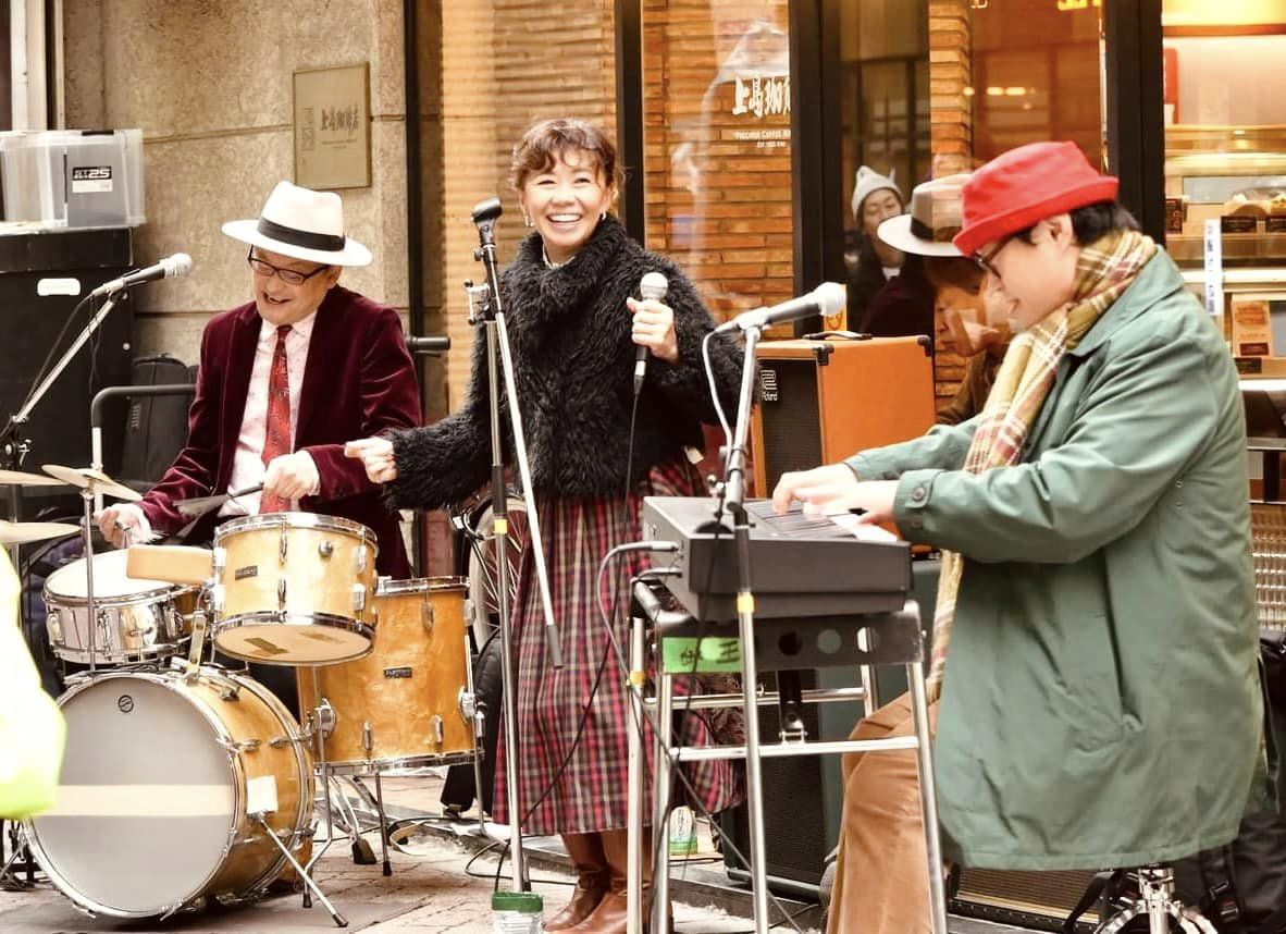 高円寺の街に音楽が